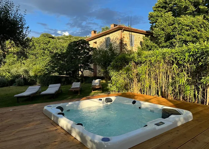 A Casa La L\'Aiola, Villa With Jacuzzi And Ac