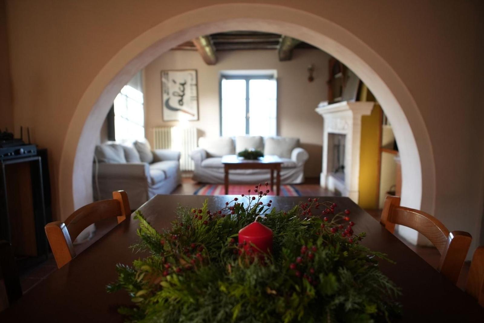 A Casa La L'aiola, With Jacuzzi And Ac Villa