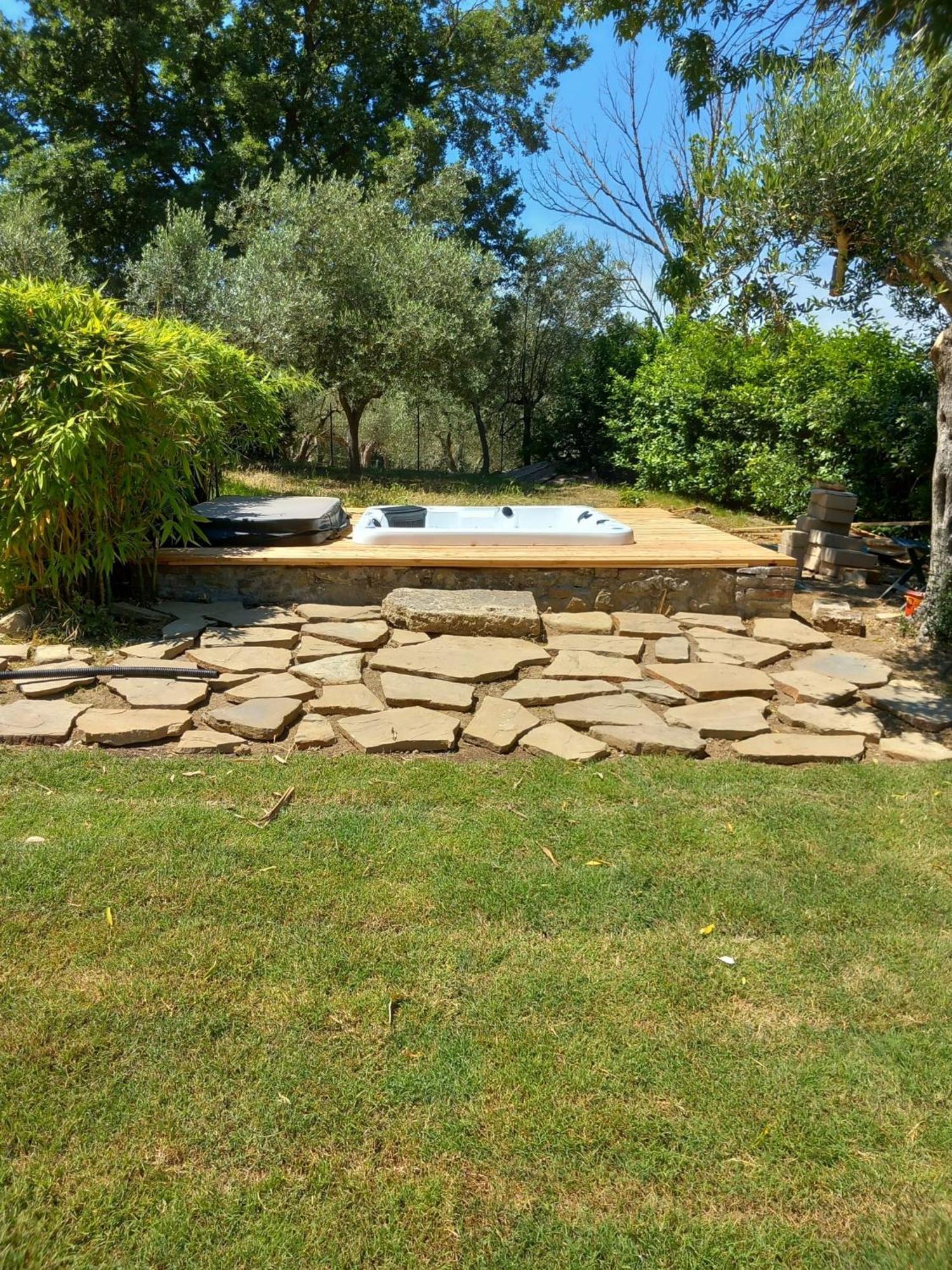 A Casa La L'aiola, With Jacuzzi And Ac Villa